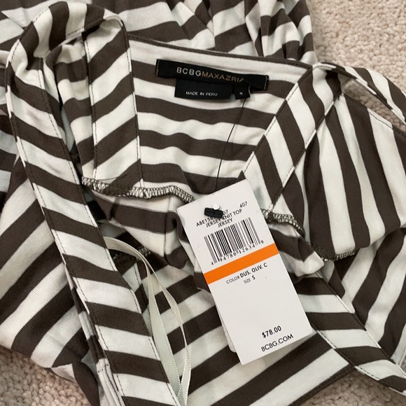 Grey white stripe top BCBG NWT - Picture 12 of 13
